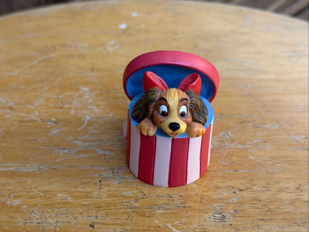 Lenox Disney Lady and the Tramp Puppy Gift Box Miniature Figurine 1.75” (9497)